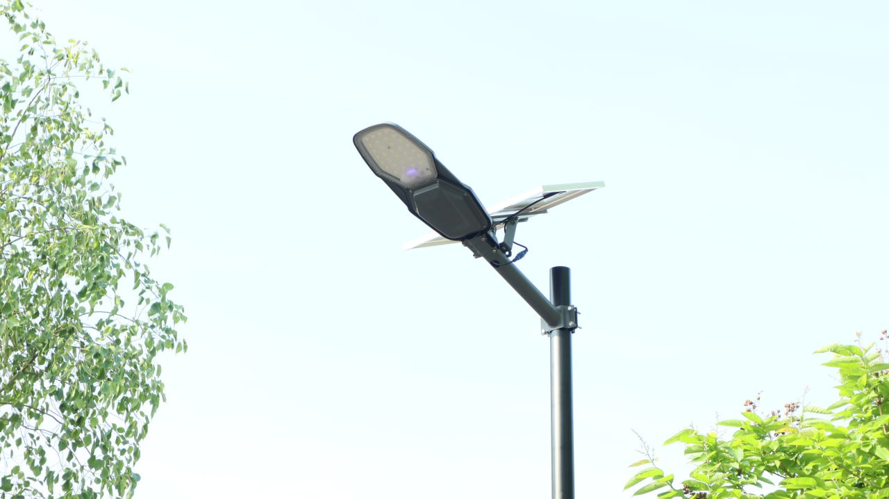 Уличный светодиодный светильник на солнечной батарее Led Favourite MJ-NOVA-300W