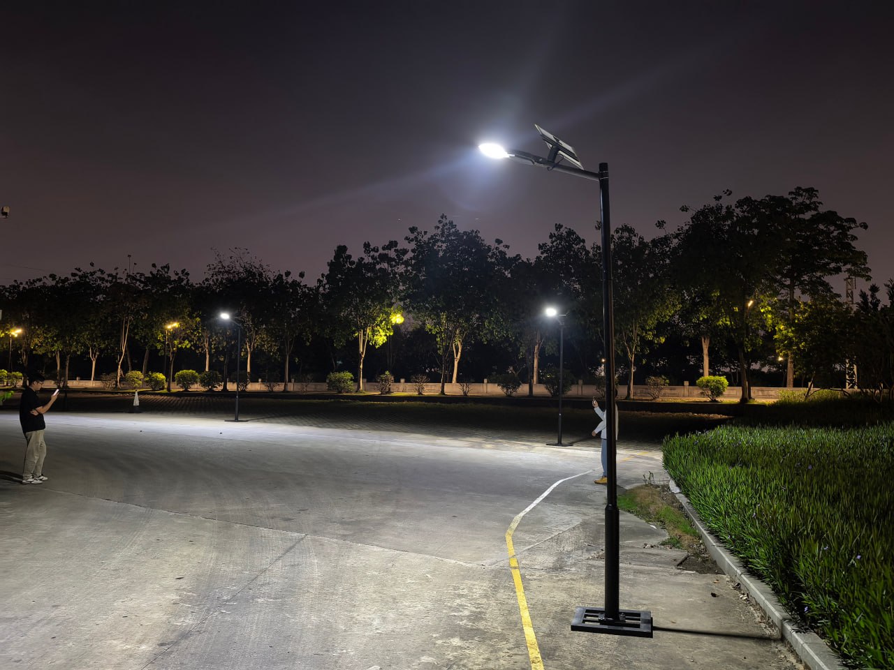 Уличный светодиодный светильник на солнечной батарее Led Favourite MJ-NOVA-300W