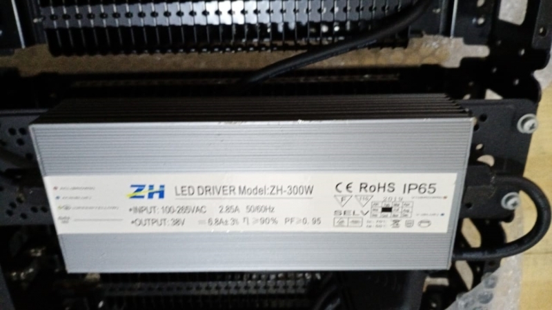  для светодиодных светильников Led Favourite ZH 300W IP65