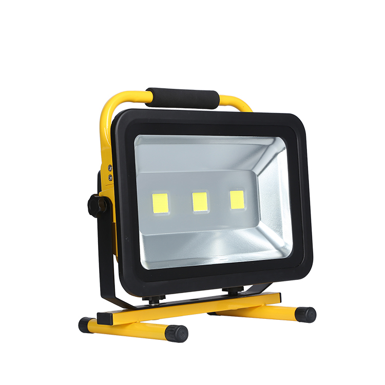 Светодиодный прожектор переносной аккумуляторный Led Favourite RCH FL COB 150W